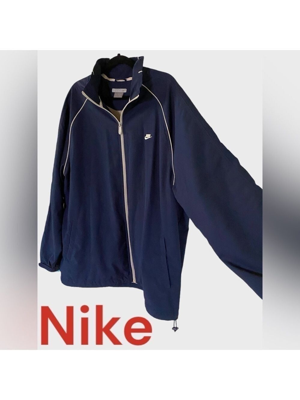 Nike-XXL men’s full zip navy windbreaker jacket. Excellent preowned condition!!!